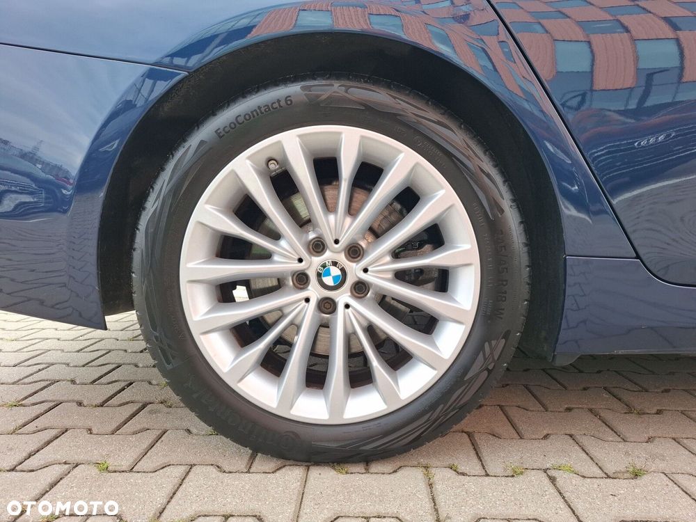 BMW Seria 5 520d xDrive Luxury Line sport - 11
