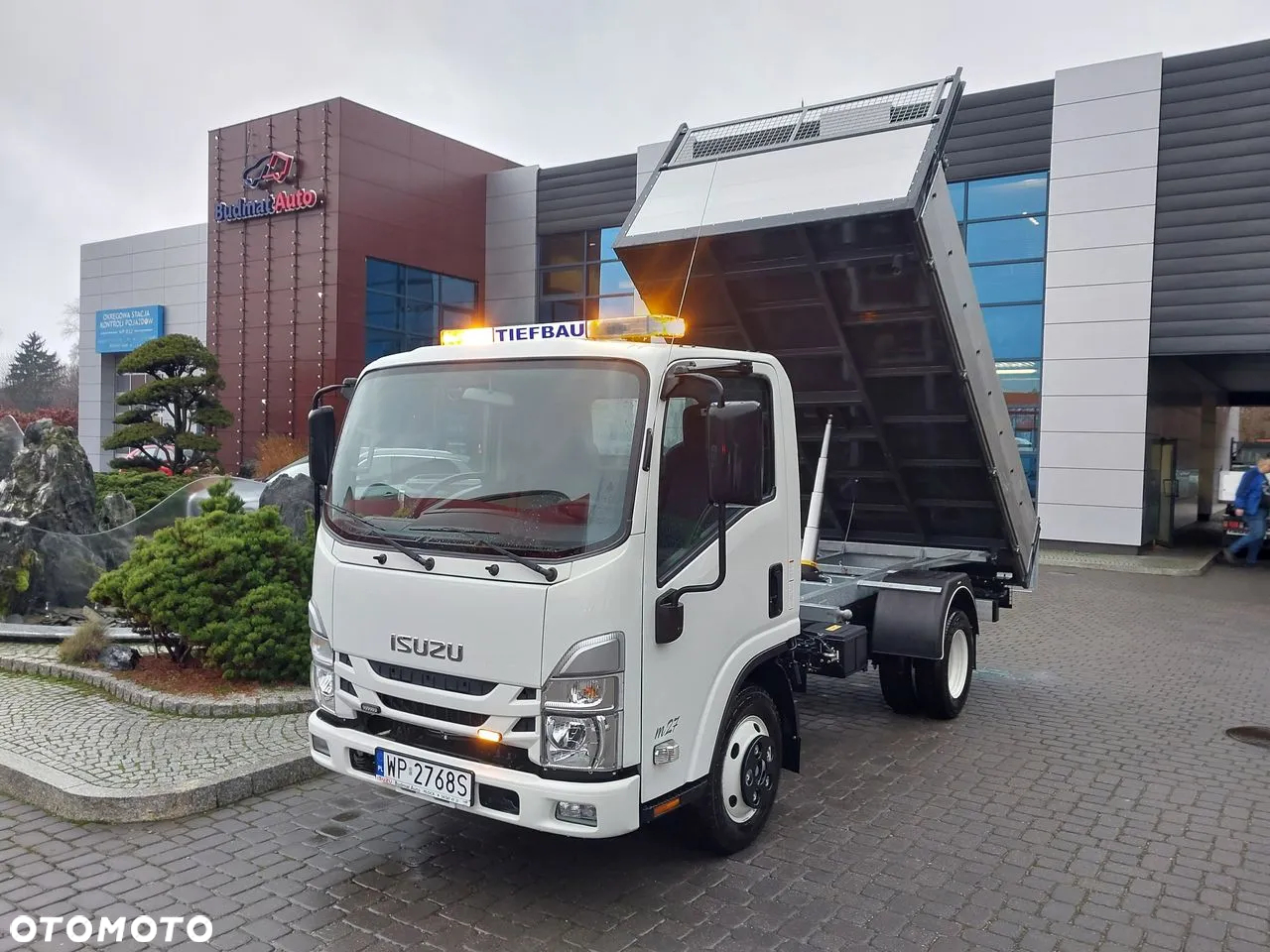 Isuzu M27 - 17