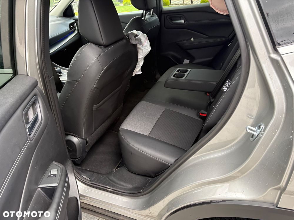 Nissan Qashqai 1.3 DIG-T MHEV Premiere Edition Xtronic - 19