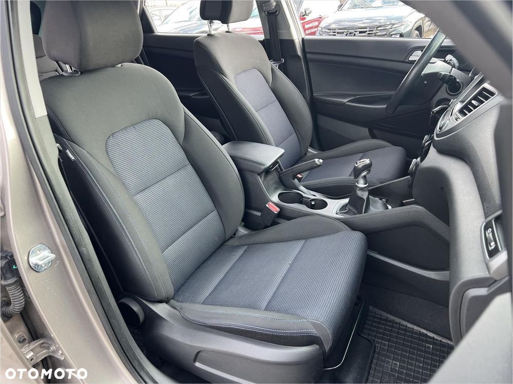 Hyundai Tucson 1.6 GDI BlueDrive Comfort 2WD - 17
