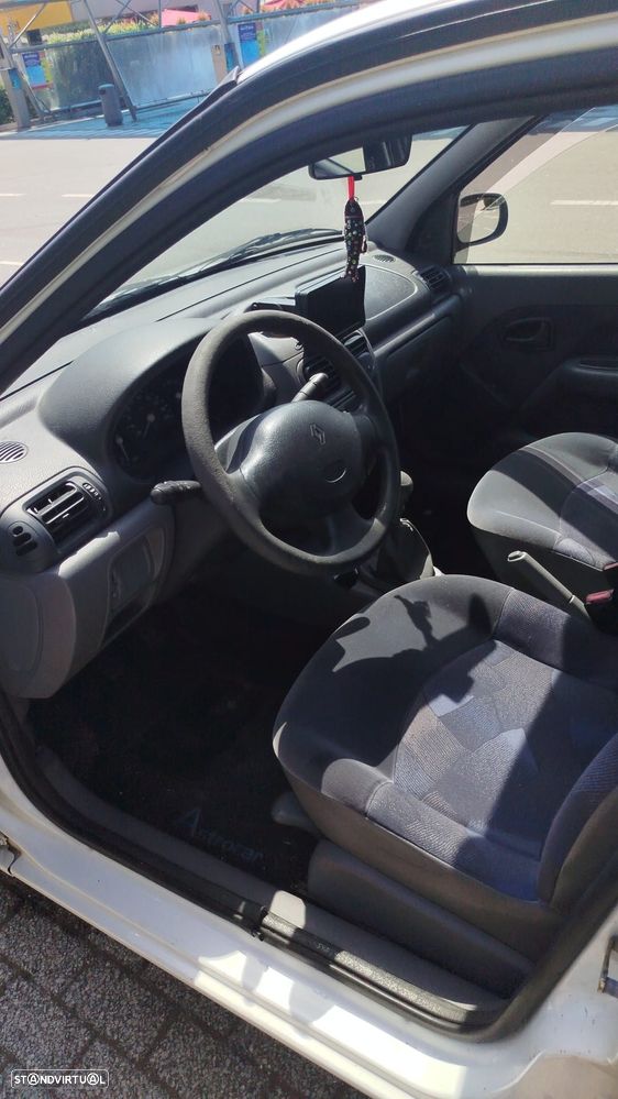 Renault Clio 1.2 RT - 7