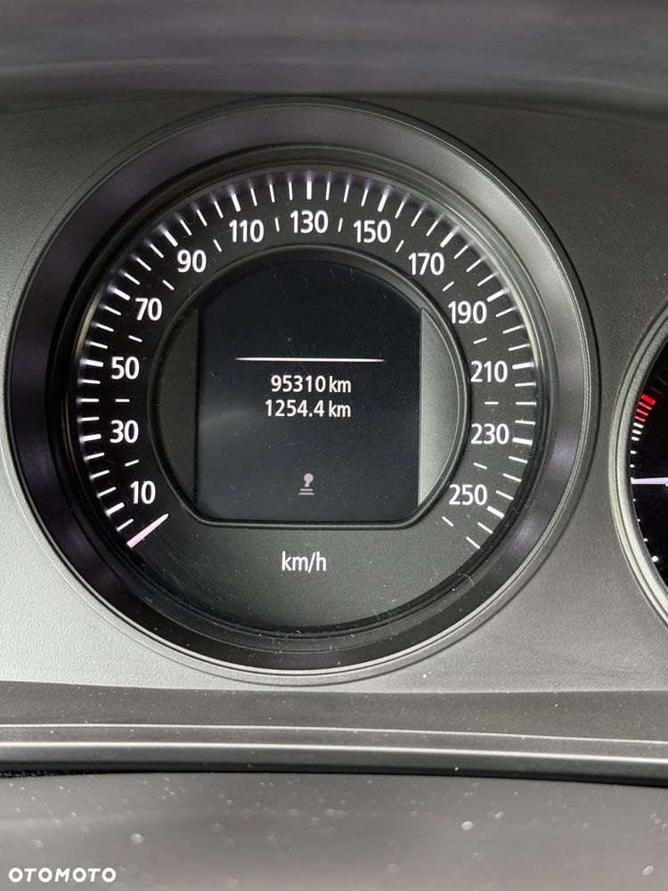 Renault Megane 1.6 SCe Zen - 11