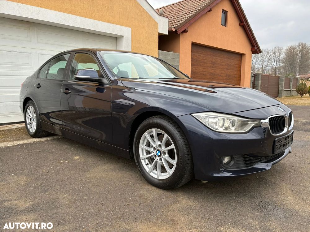 BMW Seria 3 320i Aut. - 3