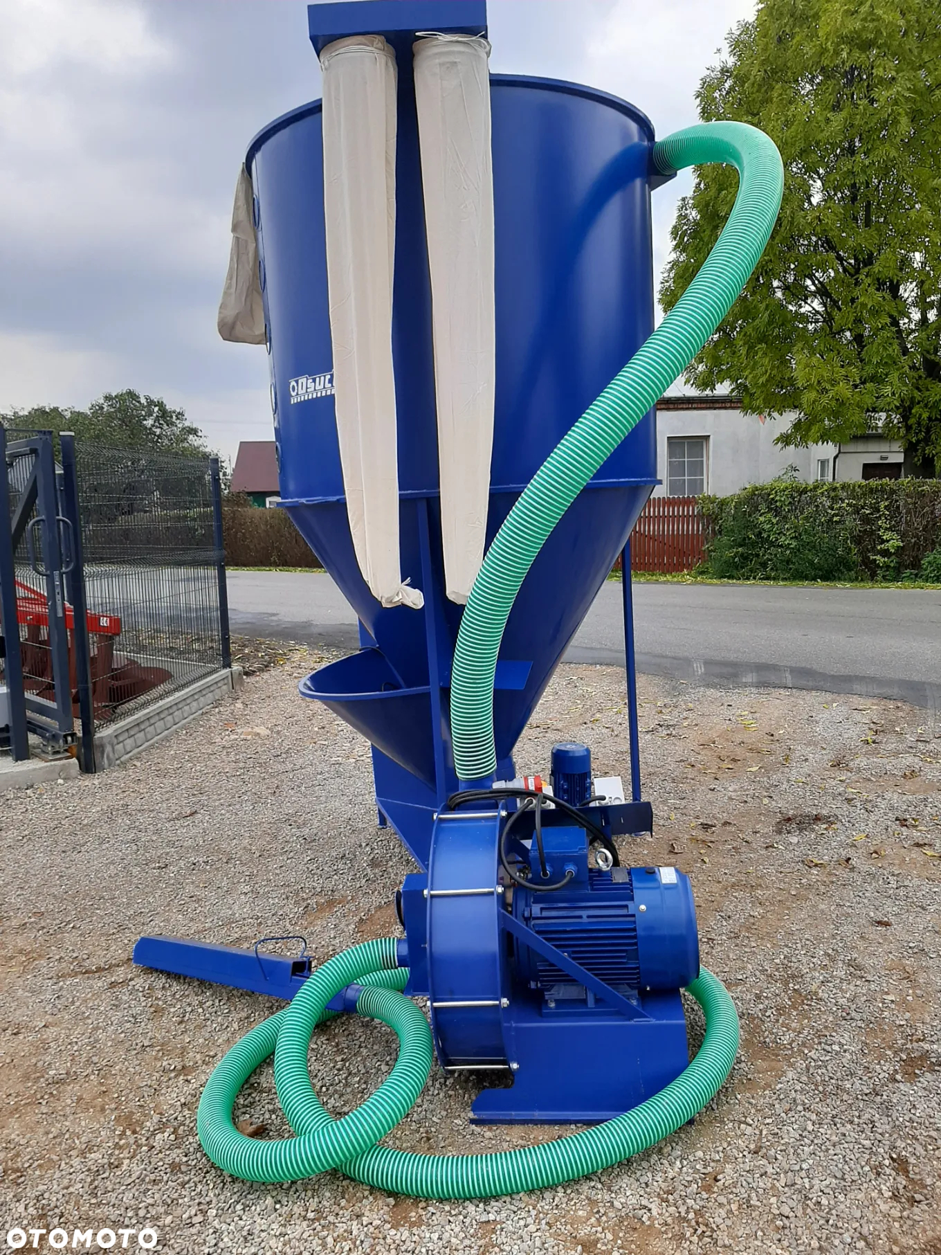 ZESTAW/AGREGAT PASZOWY mieszalnik 0,5-2t + śrutownik/rozdrabniacz/młynek OSUCH (wąż ssący 5m + tłoczący 3m +ssawa+ worki) waga TRANSPORT od ręki - 9