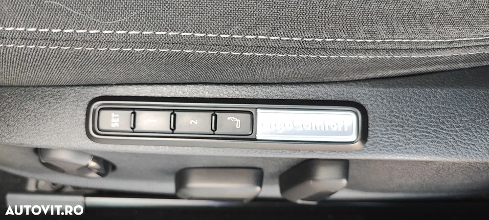 Volkswagen Passat 2.0 TDI SCR DSG Business - 27