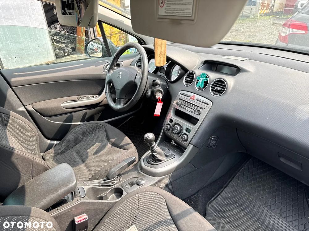 Peugeot 308 1.6 HDI kod silnika 9H2 Kod lakieru KTVD - 10