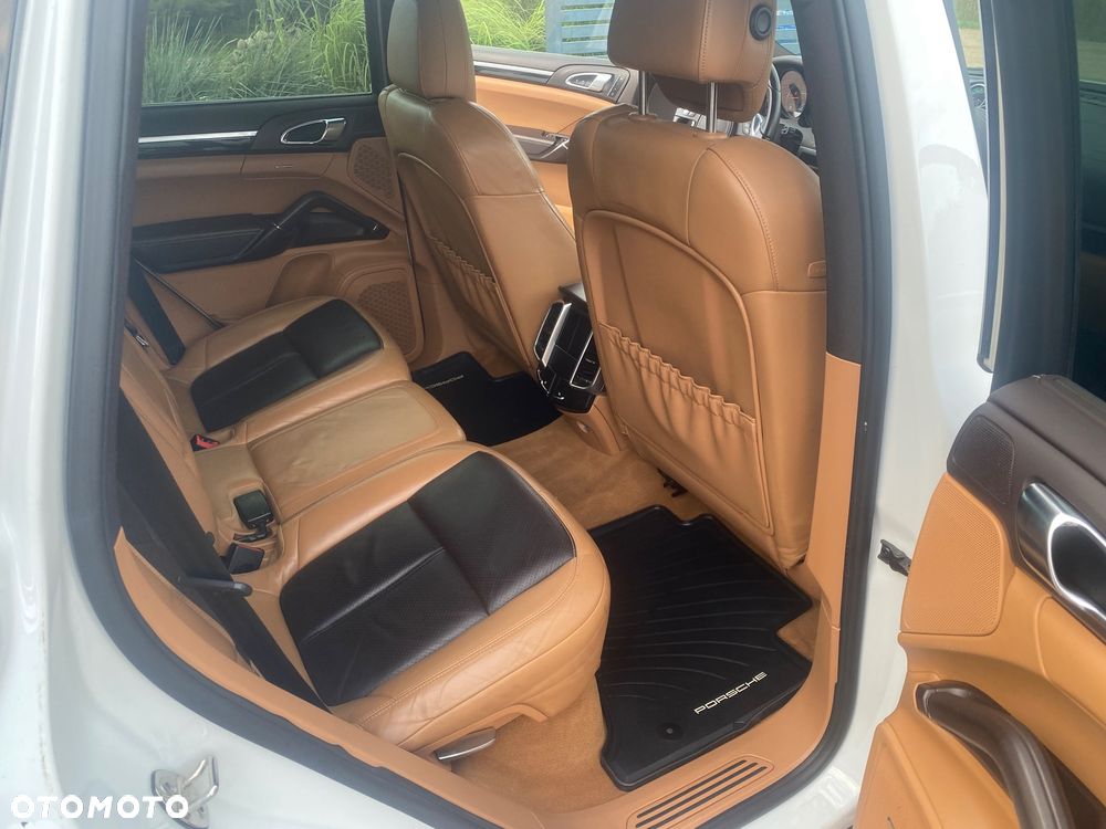 Porsche Cayenne - 12