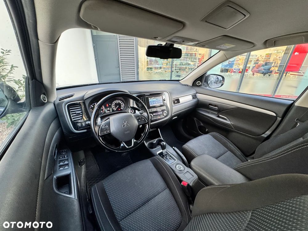 Mitsubishi Outlander 2.2 DI-D Intense + SDA 4WD - 21