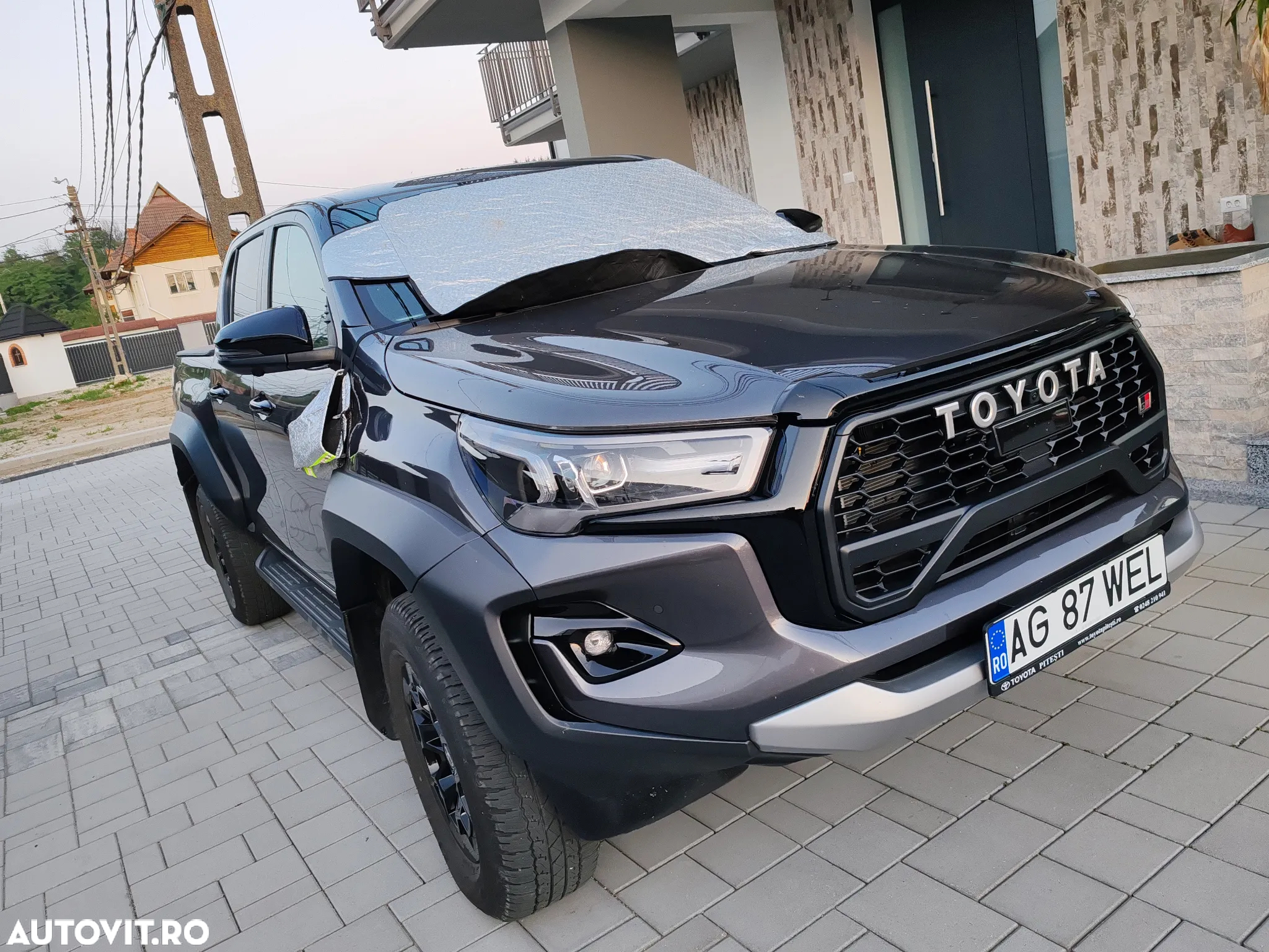 Toyota Hilux 2.8D 204CP 4x4 Double Cab AT GR Sport II - 6