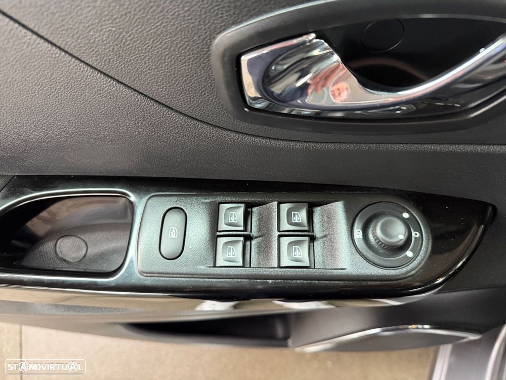 Renault Captur 0.9 TCE Exclusive - 11