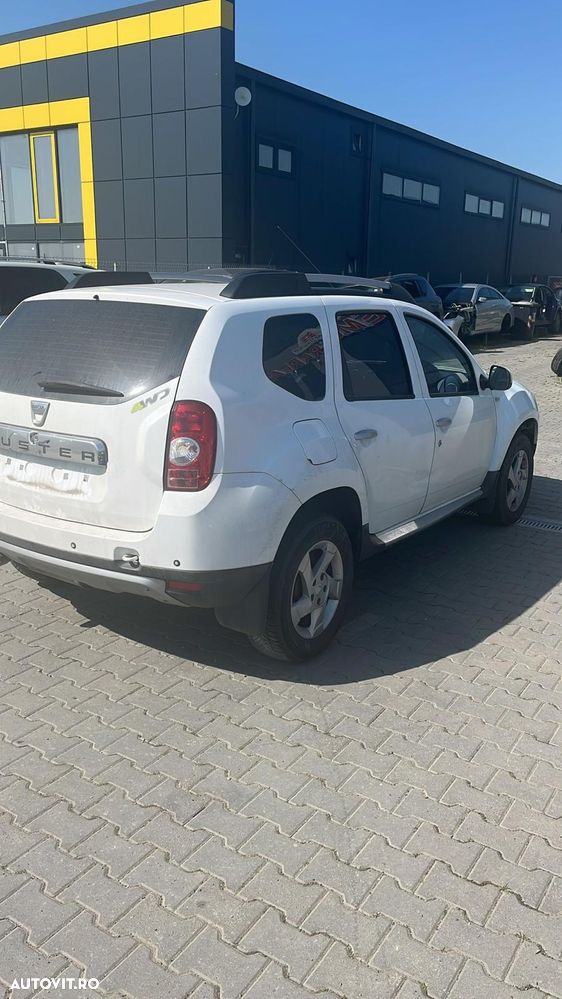Dezmembram Dacia Duster 1.5 diesel 4x4 din 2011 - 3