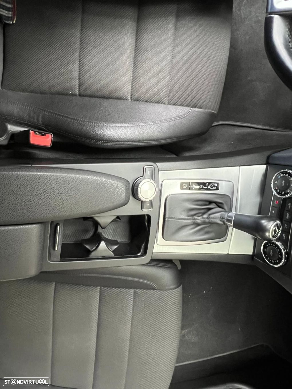Mercedes-Benz C 220 CDI DPF Coupe BlueEFFICIENCY 7G-TRONIC Edition 1 - 35