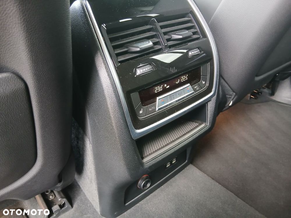 BMW X5 M M60i mHEV sport - 34