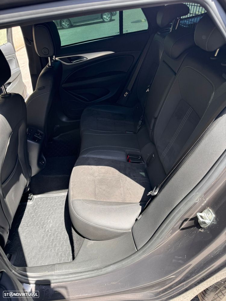 Opel Insignia - 12