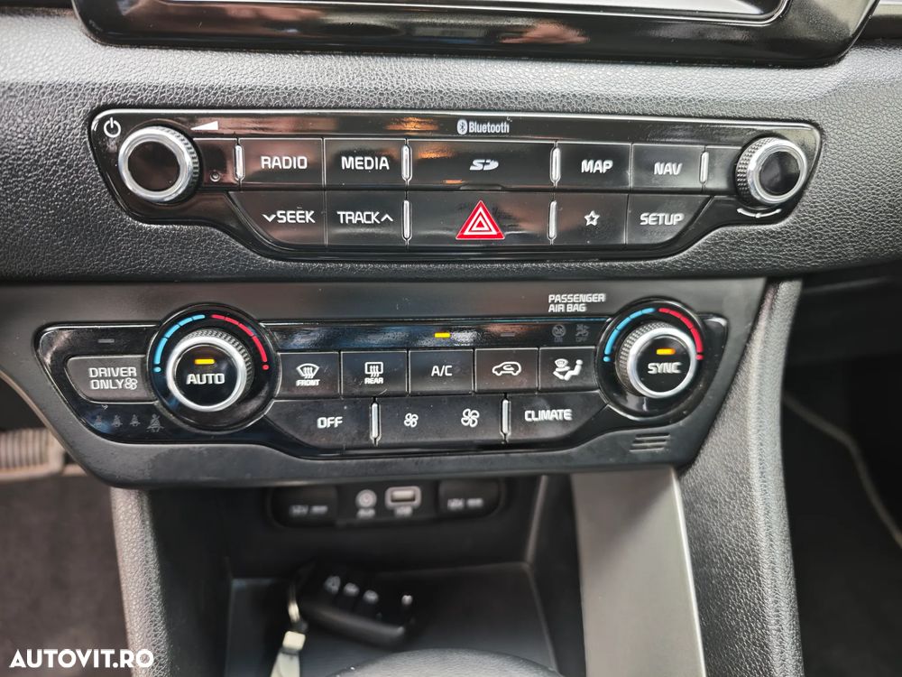 Kia Niro 1.6 GDI 2WD Aut. Spirit - 25