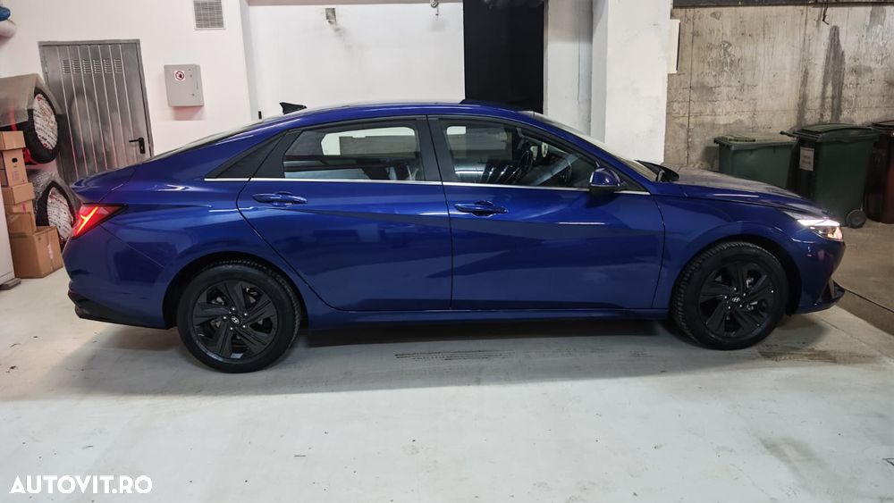 Hyundai Elantra 1.6 l 123 CP 6MT Highway - 3