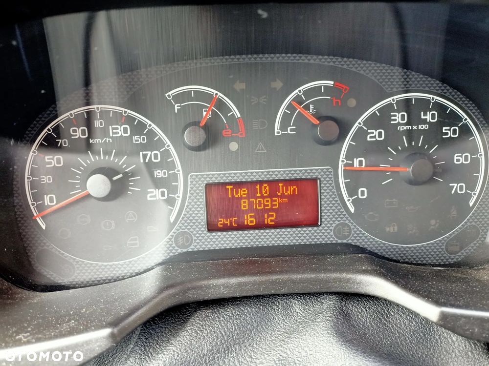 Fiat Fiorino Kombi 1.3 MJ Elegant - 11