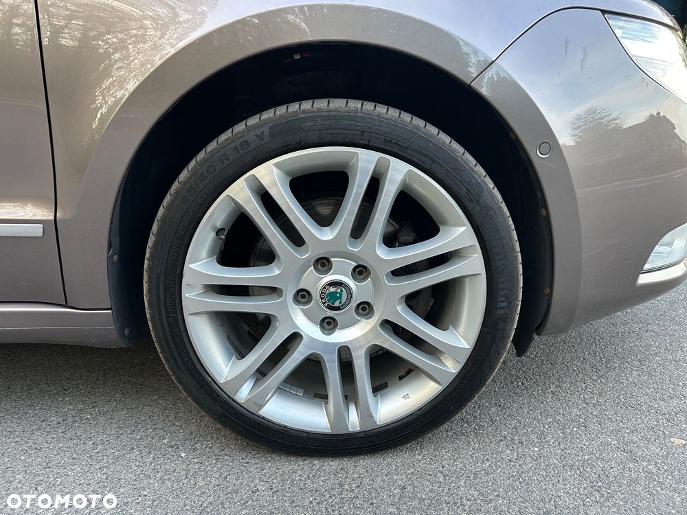 Skoda Superb 2.0 TDI DSG Elegance - 13
