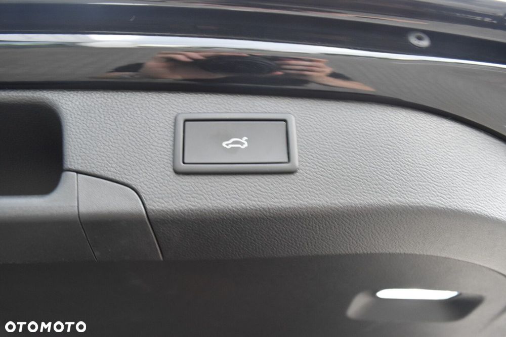 Volkswagen Passat Variant 2.0 TDI SCR Elegance DSG - 37
