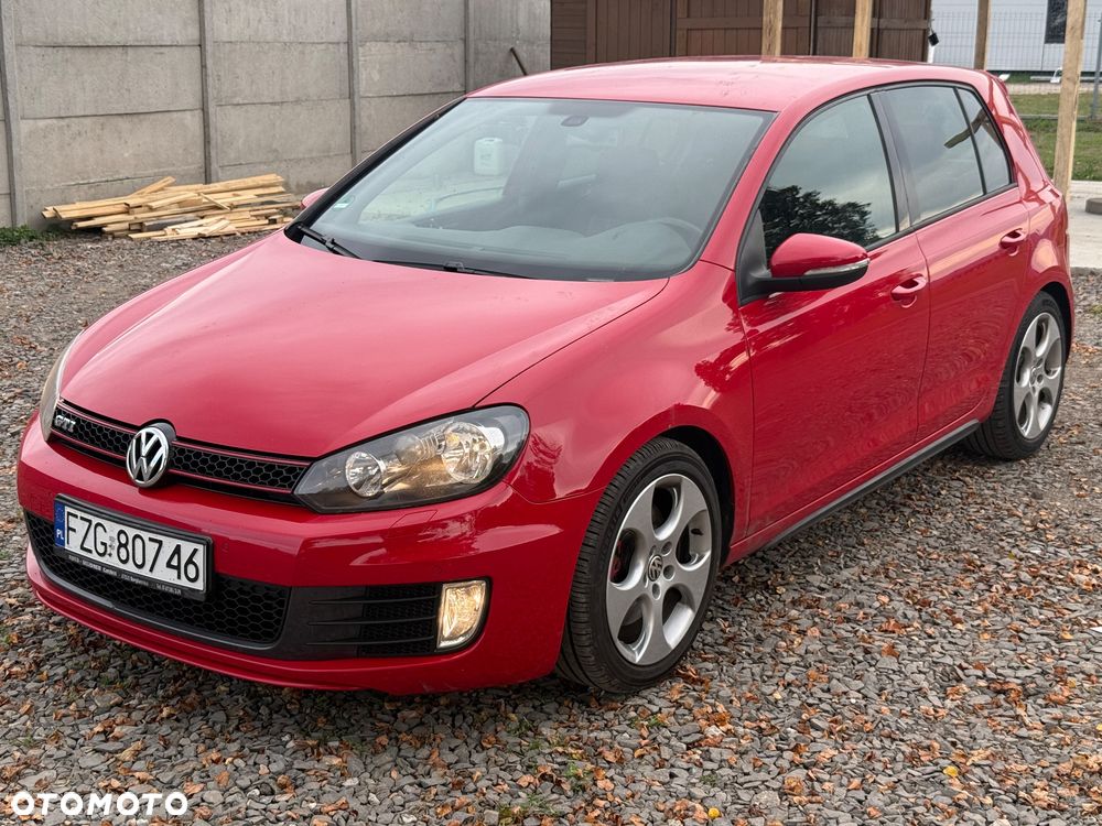 Volkswagen Golf - 1
