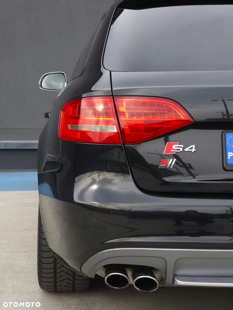 Audi S4 Avant S tronic - 36