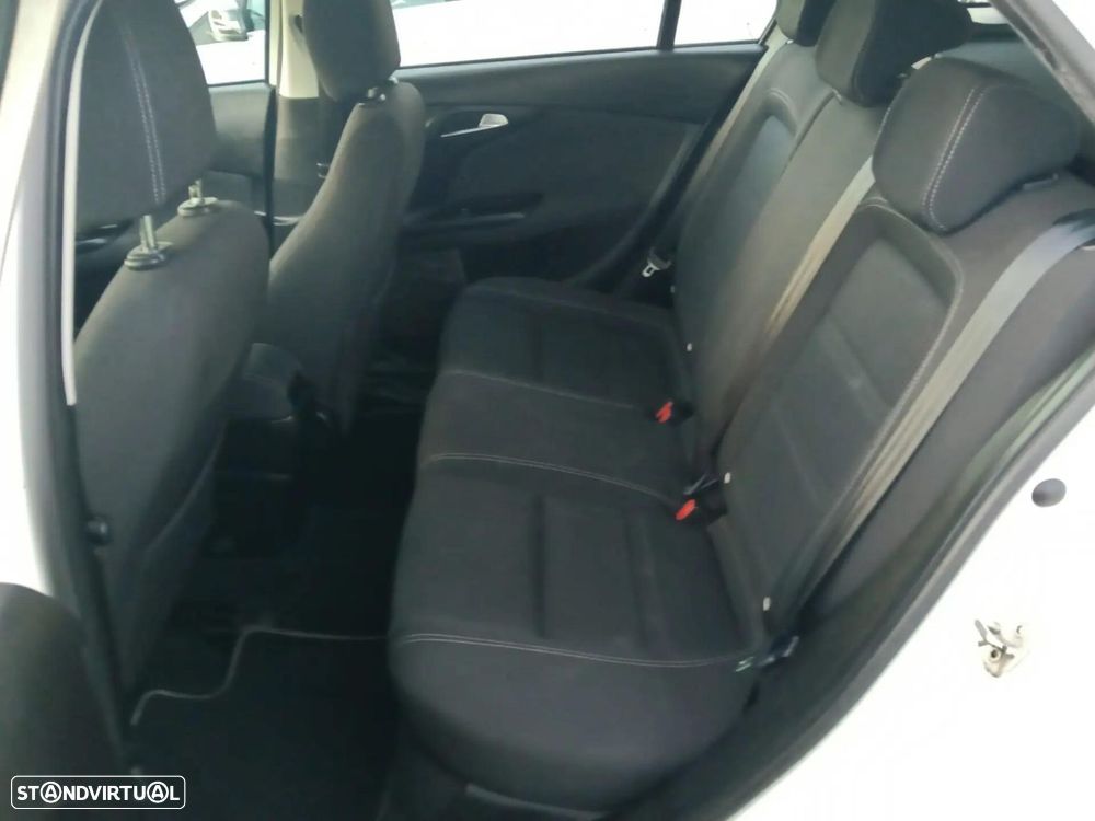 Fiat Tipo Station Wagon 1.3 M-Jet Lounge - 12
