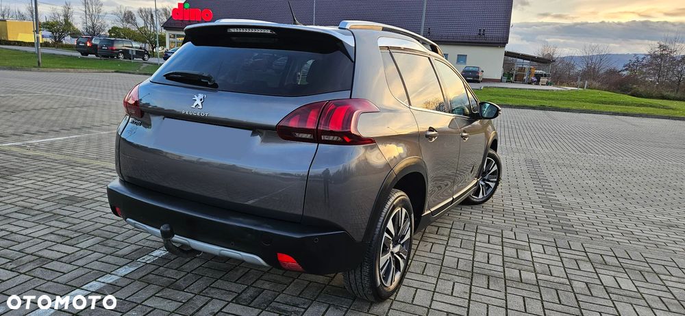 Peugeot 2008 1.6 BlueHDi Allure S&S - 4