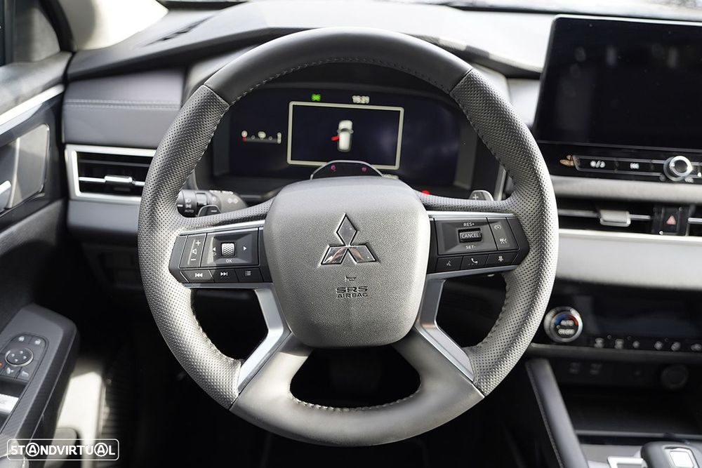 Mitsubishi Outlander 2.4 PHEV Intense - 14
