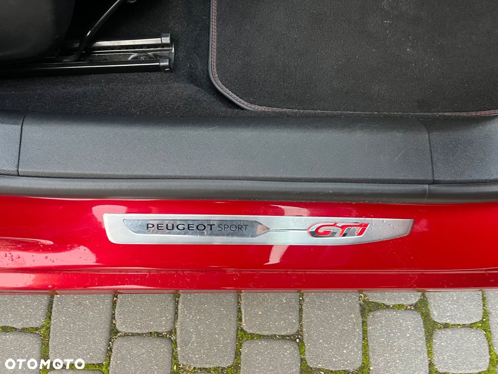 Peugeot 308 1.6 e-THP S&S GTi by Sport - 36