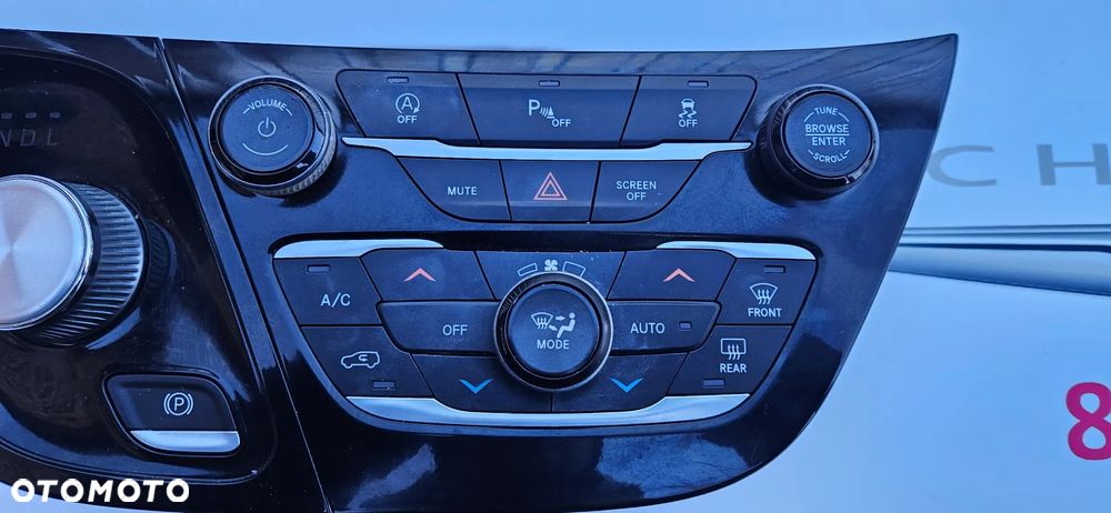 Chrysler Pacifica 2016- 3.6 V6 Panel klimatyzacji Sterowanie nawiewem Panel klimy AC P6EV471X8AB Wybierak zmiany biegów Lewarek Panel skrzyni P68240089AL 68240089AL - 3