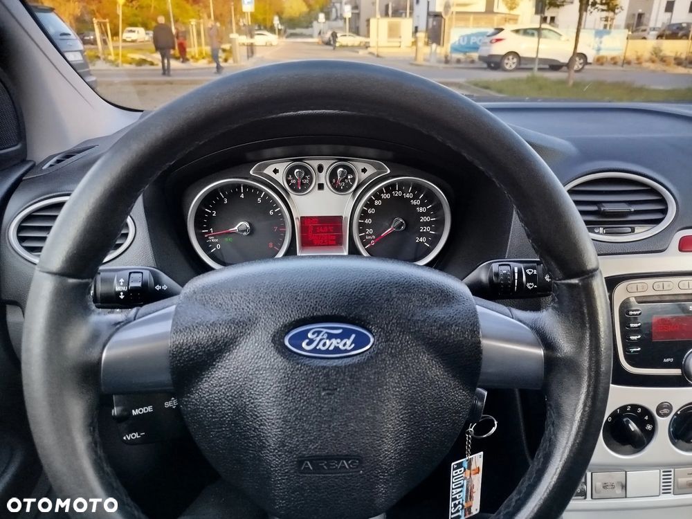 Ford Focus 2.0 16V Sport - 6