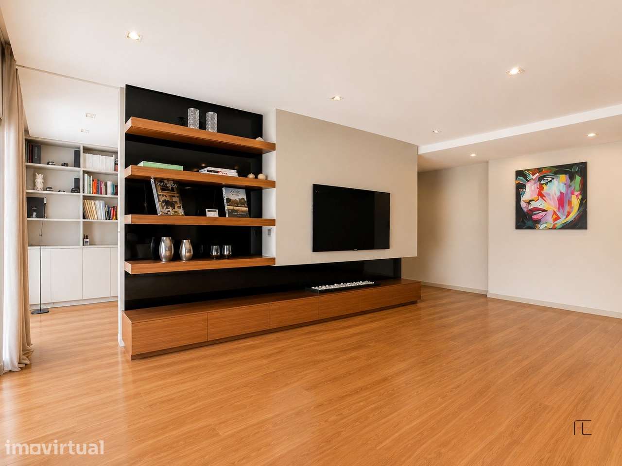 Apartamento em Condomínio Privado, Praia da Granja - Grande imagem: 4/26
