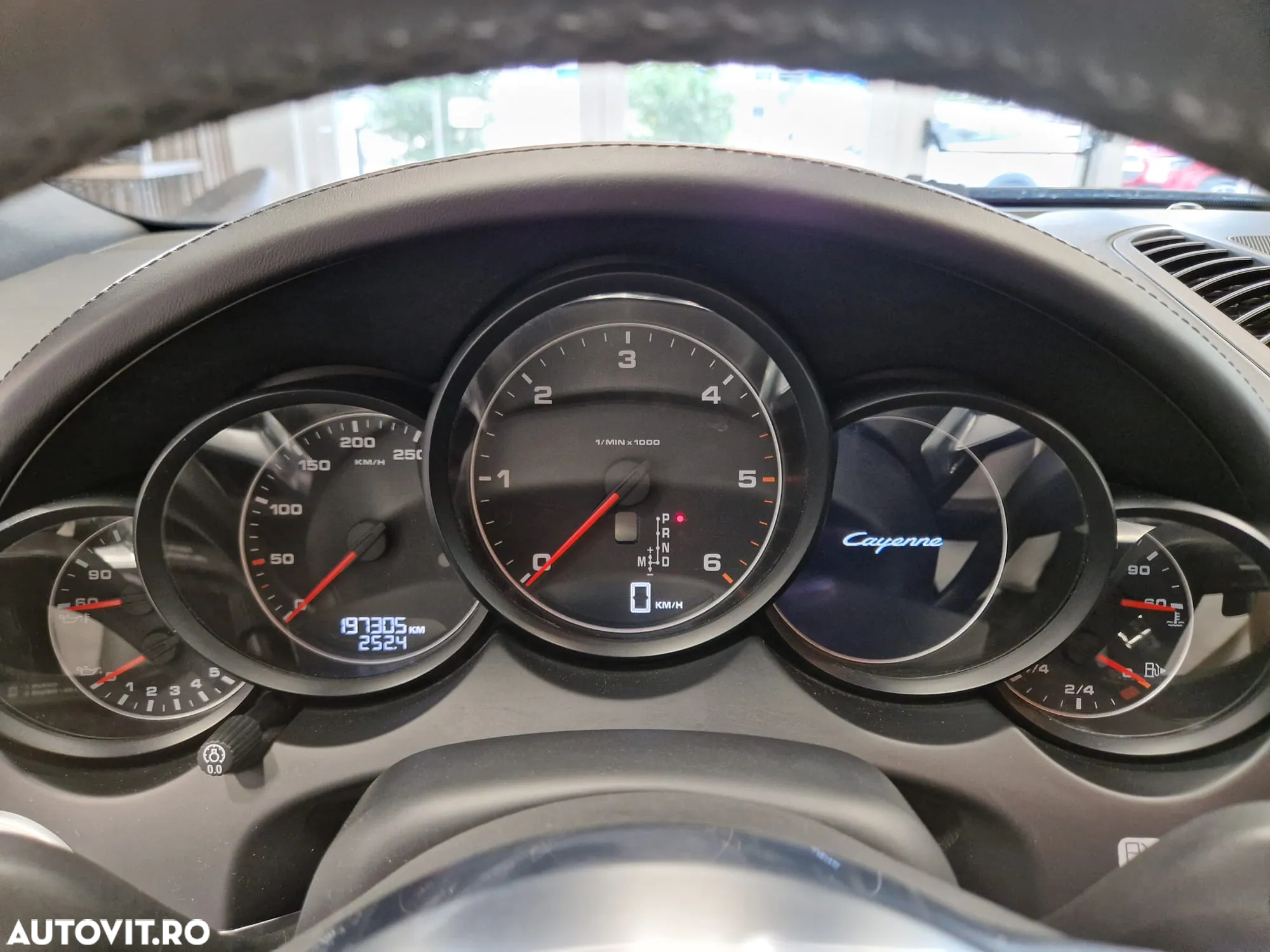 Porsche Cayenne 3.0 L - 11