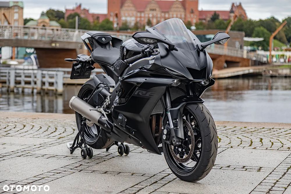 Yamaha R6 - 4