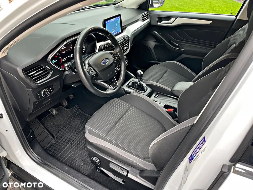 Ford Focus 1.5 EcoBlue Start-Stopp-System TITANIUM DESIGN - 18