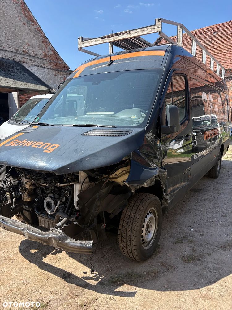 Mercedes-Benz Sprinter - 2