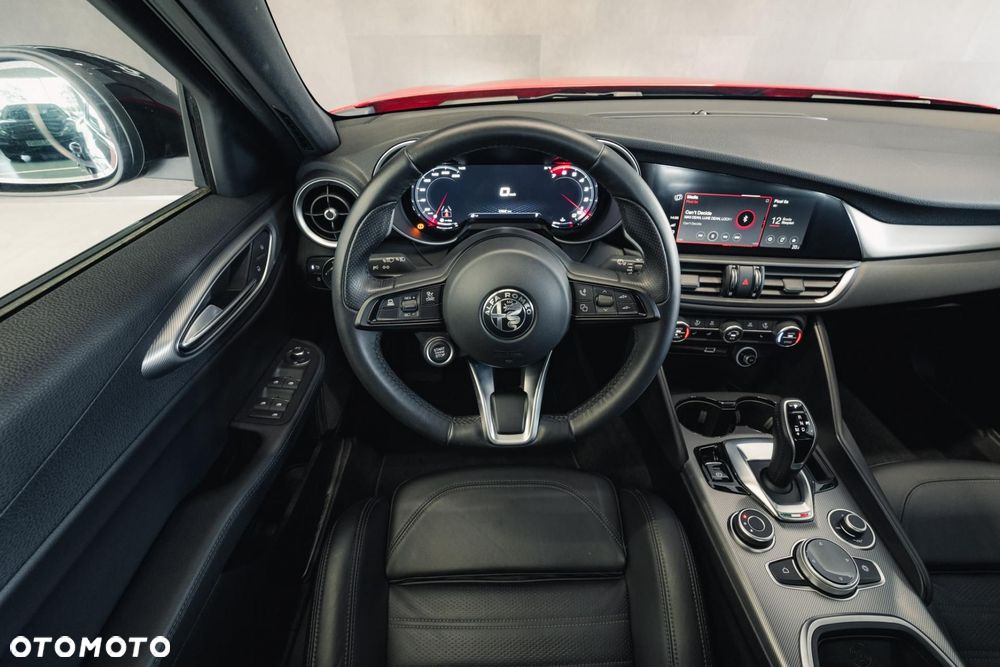 Alfa Romeo Giulia 2.0 Turbo Veloce Q4 - 12
