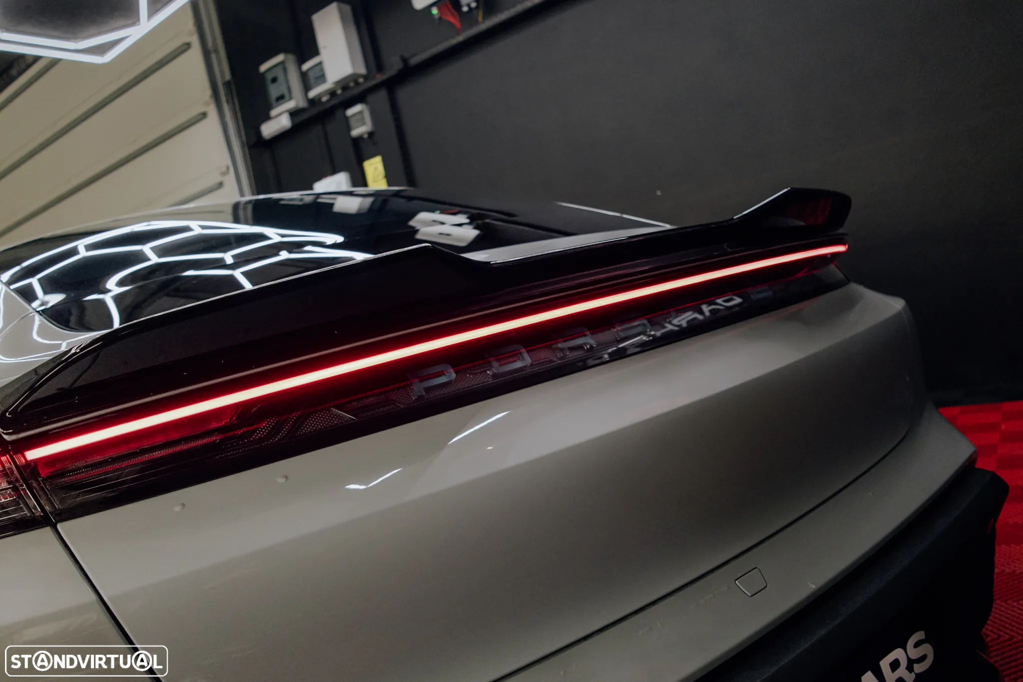 Porsche Taycan 4S - 11
