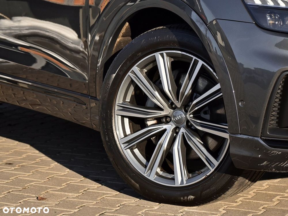 Audi Q8 - 10