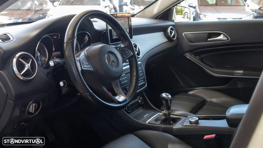 Mercedes-Benz GLA 180 d Style - 4