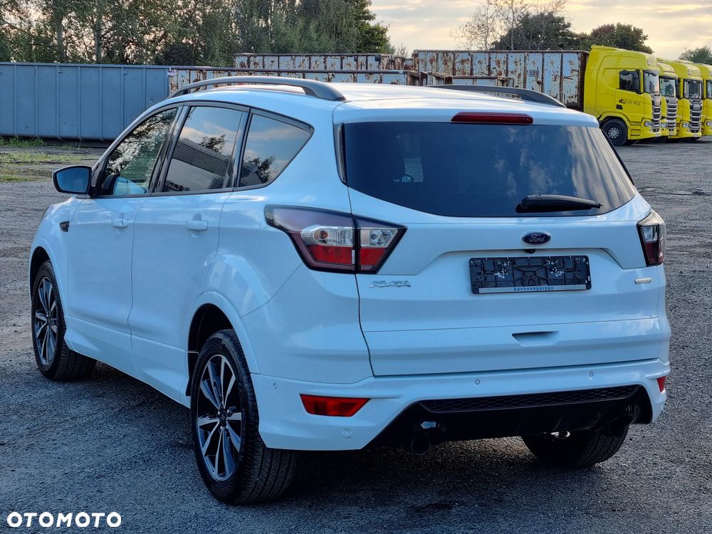 Ford Kuga 1.5 EcoBoost 2x4 ST-Line - 9