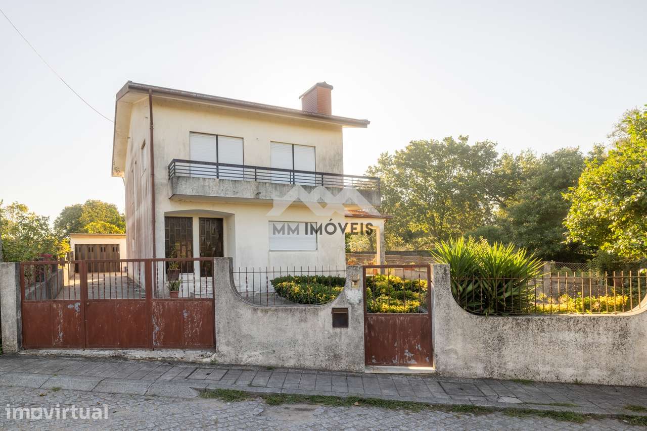 Moradia T4 | 4 Frentes | Lote 450 M²  | Jardim | Garagem | Maia - Grande imagem: 4/44