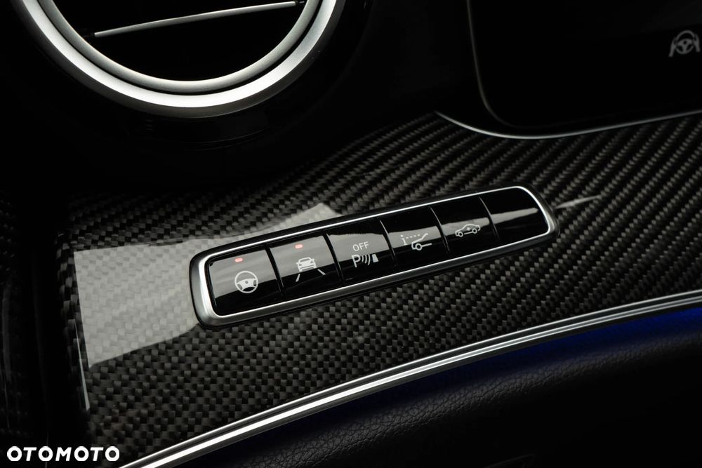 Mercedes-Benz Klasa E AMG 63 S 4Matic+ 9G-TRONIC - 30