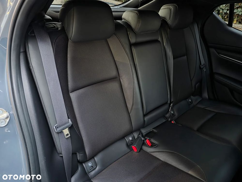 Mazda 3 2.0 mHEV Hikari - 12