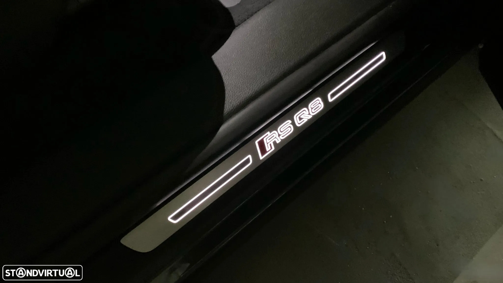 Audi RS Q8 4.0 TFSI quattro Tiptronic - 35