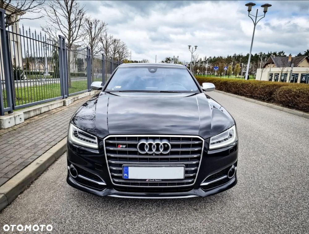 Audi S8 - 1