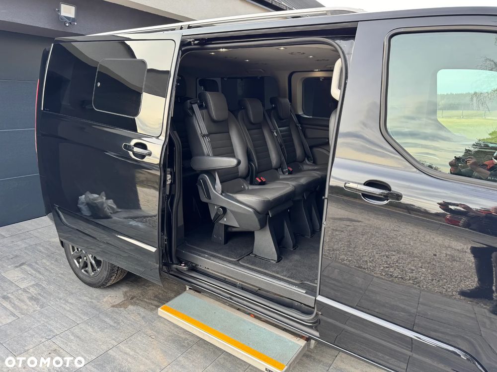 Ford Tourneo Custom - 15