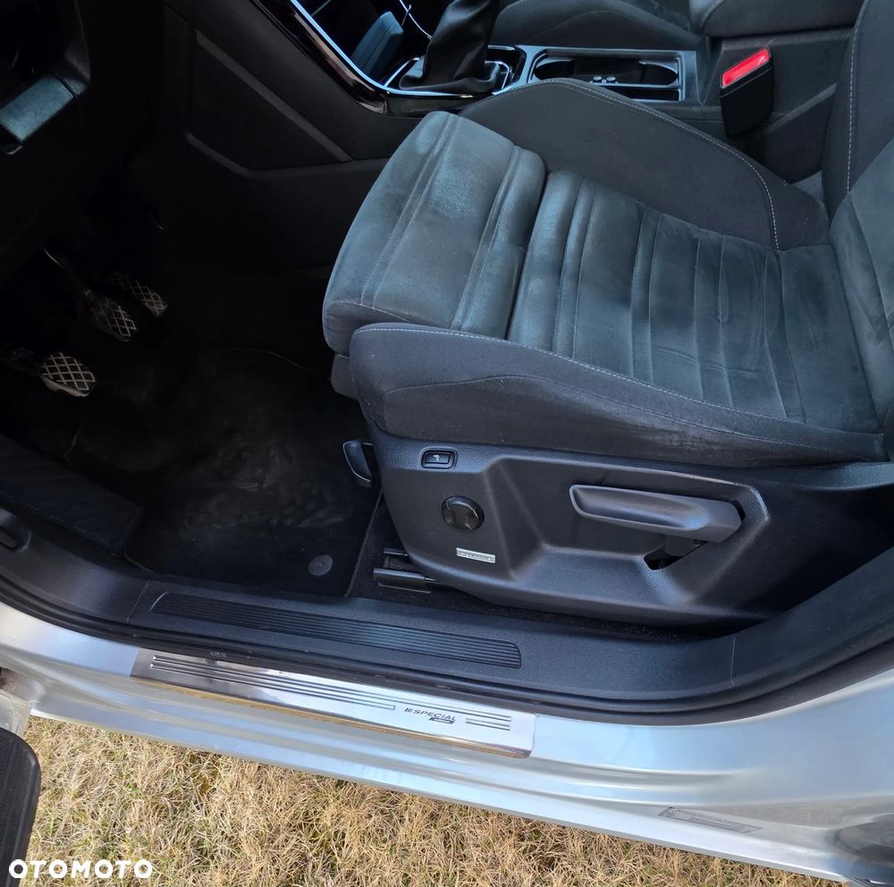 Volkswagen Touran 1.6 TDI SCR (BlueMotion Technology) Comfortline - 14