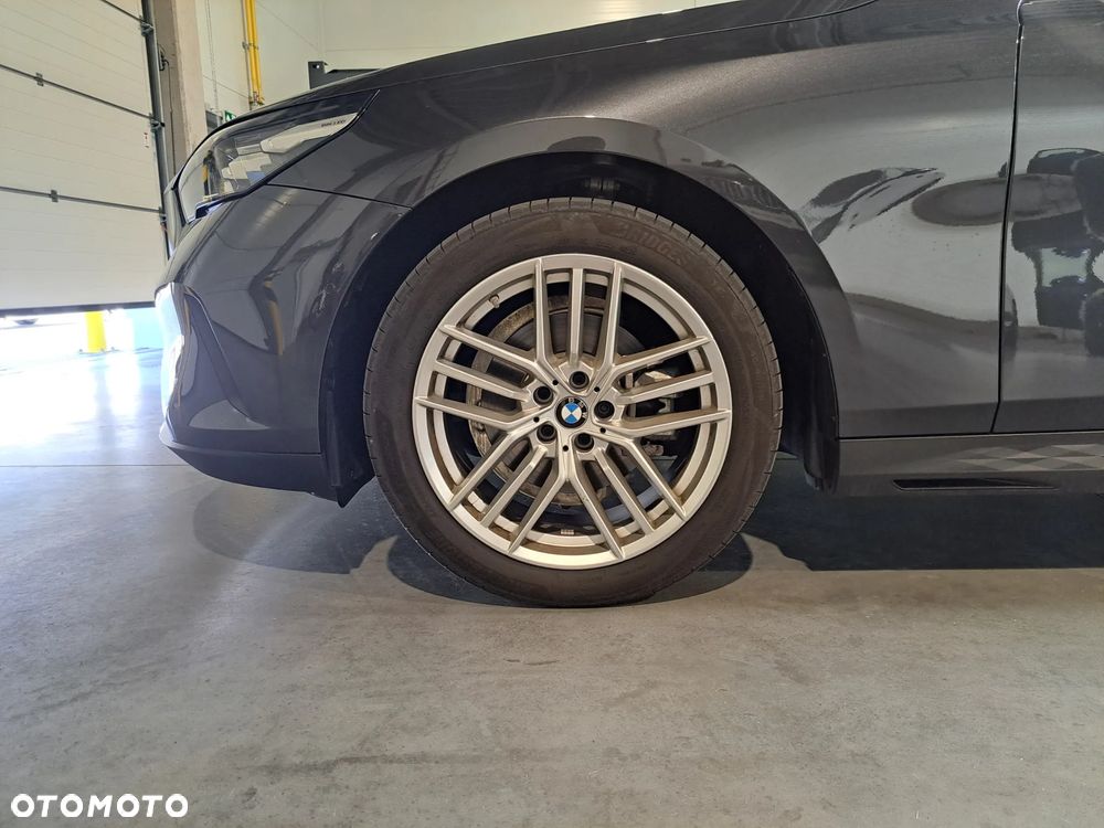 BMW Seria 5 520d xDrive mHEV - 8