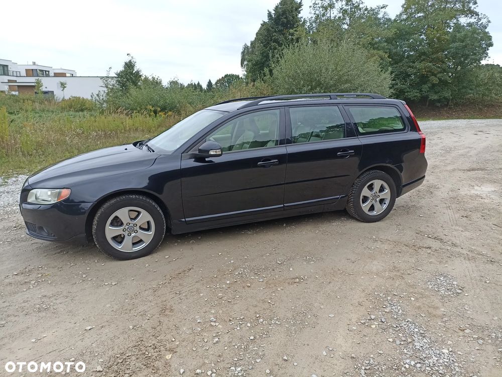 Volvo V70 D5 Momentum - 3
